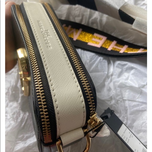 ✨SOLD OUT✨ MARC JACOBS
Snapshot Leather Crossbody - Picture 7 of 8